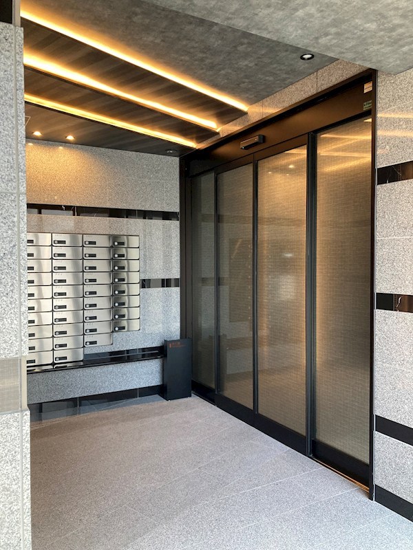 アースコートY'sシティ室町 ロビー